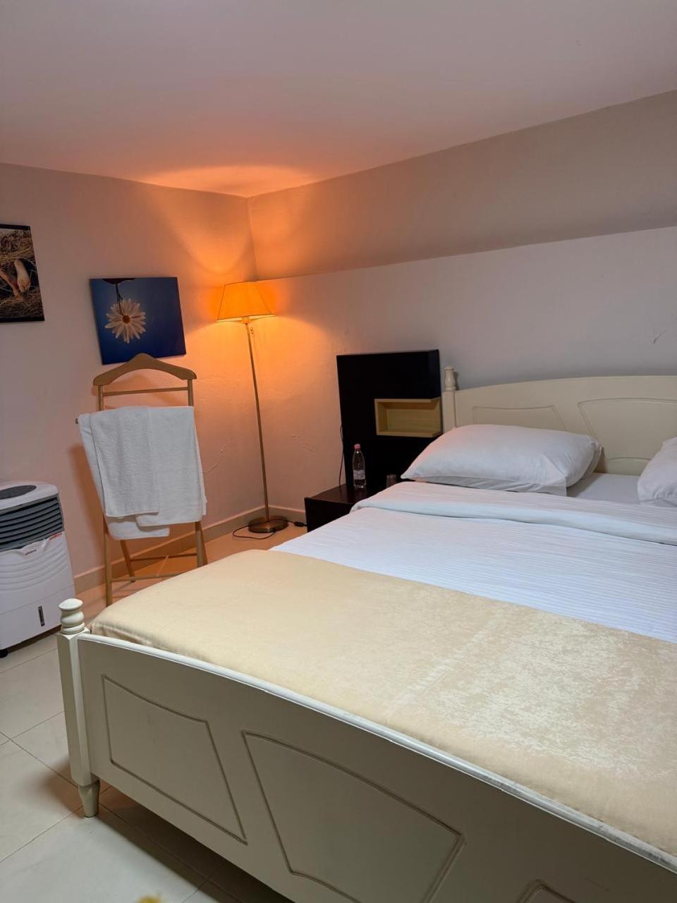 Hotelvila 22 Tirana Eksteriør billede